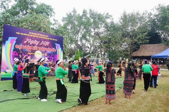 Hơn 200 đồng bào tham gia Tuần “Đại đoàn kết các dân tộc - Di sản văn hóa Việt Nam”