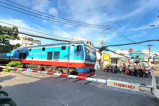 TP. Hồ Chí Minh: Thu hồi đất, công trình lấn chiếm hành lang an toàn đường sắt