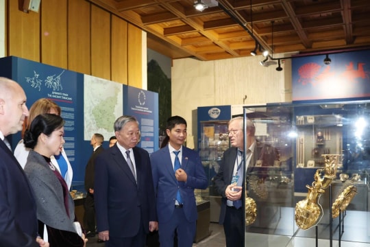 Tổng Bí thư Tô Lâm và Phu nhân thăm quan Bảo tàng Lịch sử Quốc gia Bulgaria