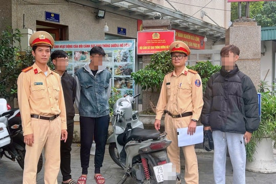 CSGT Hà Nội nhanh chóng xác minh, xử lý nhóm thanh niên "đầu trần" đeo bám xe chở phạm nhân