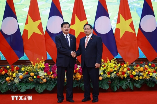 Thủ tướng Phạm Minh Chính hội kiến Chủ tịch nước Lào Thongloun Sisoulith