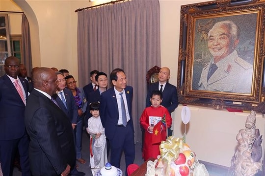 South African President pays tribute to General Vo Nguyen Giap