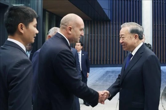 Party chief visits Bulgaria's Samel-90 defence enterprise