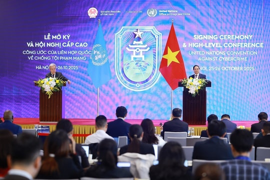 Vietnamese PM, UN Secretary-General attend press conference on signing ceremony of Hanoi Convention