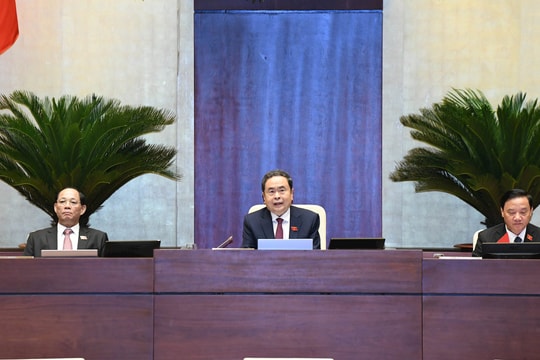 Sáng 25/10/2025, Quốc hội làm việc tại Hội trường