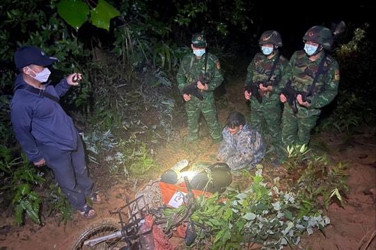 Quảng Trị: Ngăn chặn hai người nước ngoài vận chuyển thuốc nổ qua biên giới