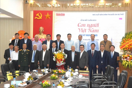 Ra mắt sách “Con người Việt Nam vào kỷ nguyên mới” của PGS. TS. Nguyễn Hồng Vinh