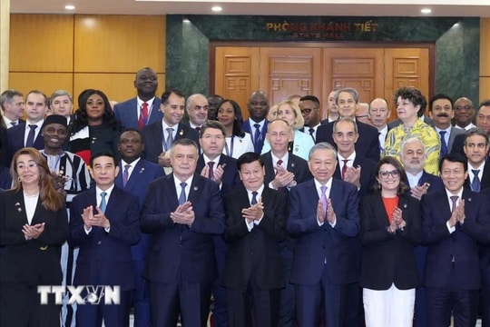 Báo chí quốc tế đưa tin đậm nét về lễ mở ký Công ước Hà Nội