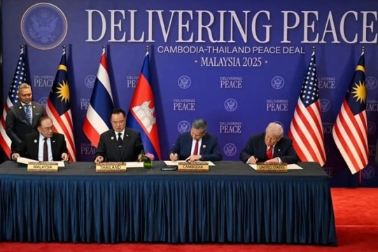 Cambodia, Thailand sign peace deal on sidelines of 47th ASEAN Summit