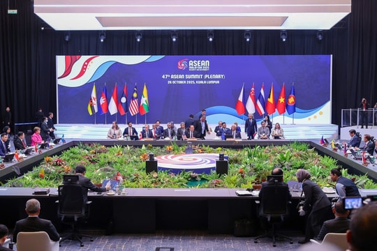 PM Pham Minh Chinh attends plenary and retreat sessions of 47th ASEAN Summit