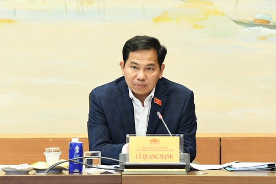 Tổng Thư ký Quốc hội, Chủ nhiệm Văn phòng Quốc hội Lê Quang Mạnh chủ trì giao ban với các vụ, cục, đơn vị