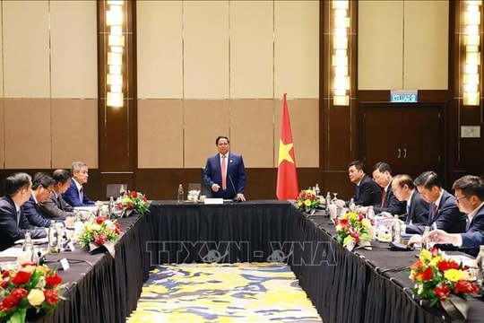 Thủ tướng Phạm Minh Chính làm việc với các Đại sứ Việt Nam tại khu vực ASEAN