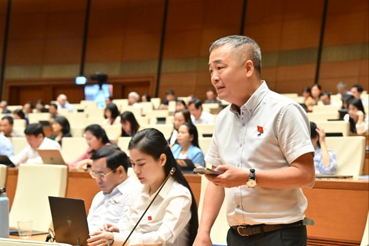 Ngày 28/10/2025, Quốc hội thảo luận tại hội trường