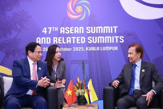 PM meets with leaders of Brunei, Malaysia, Timor-Leste on 47th ASEAN Summit sidelines