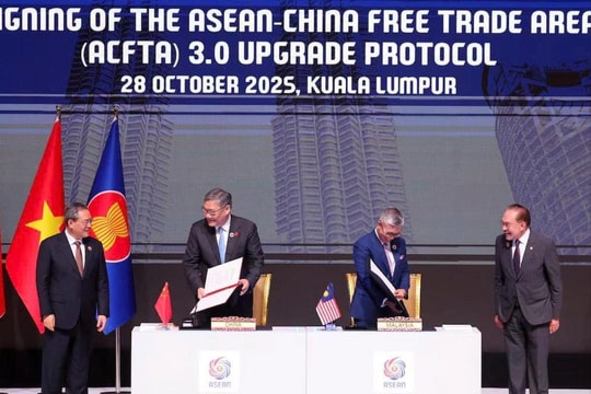 ASEAN - Trung Quốc chính thức nâng cấp Hiệp định thương mại tự do