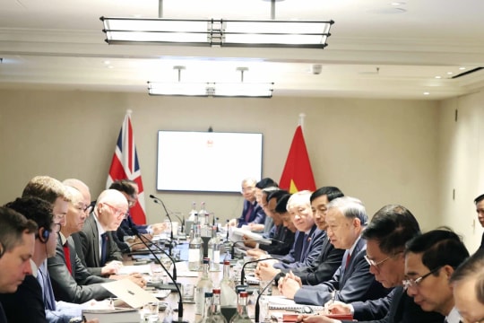 Vietnamese Party chief attends seminar on AI, technology in London