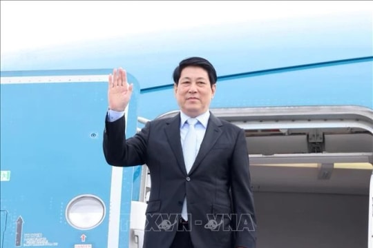 Vietnamese President leaves for APEC Economic Leaders’ Week in RoK
