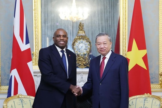 Party chief meets with UK Deputy Prime Minister in London