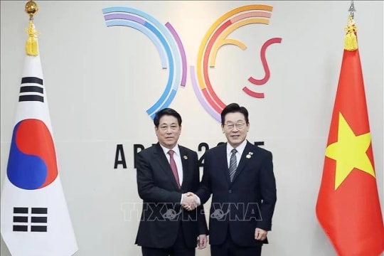 Vietnamese State leader holds talks with Korean President in Gyeongju city