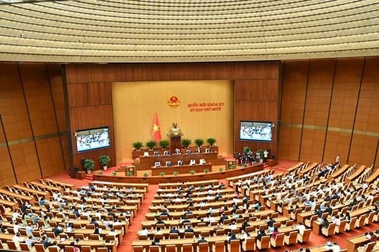 Sáng 30/10/2025, Quốc hội tiếp tục thảo luận tại hội trường về kinh tế - xã hội