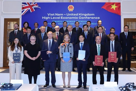 Ký kết hợp tác chiến lược, đẩy mạnh ứng dụng AI trong giáo dục tại Việt Nam