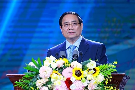 Journalists must stay steadfast, courageous in fighting corruption: PM