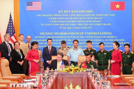 Vietnam, US sign agreement to strengthen cooperation on war legacy remediation