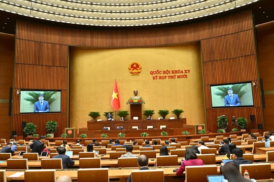 Sáng 3/11/2025, Quốc hội nghe báo cáo tại hội trường