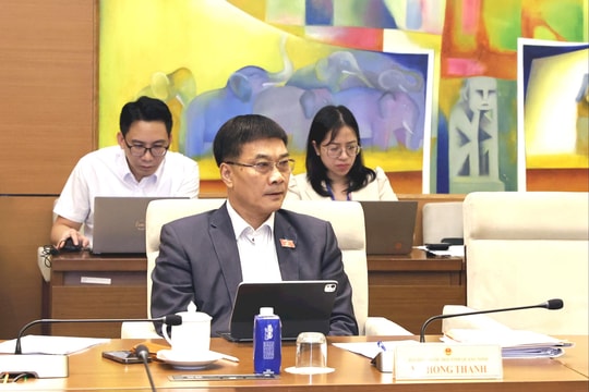 Bảo vệ quyền, lợi ích hợp pháp của người tiêu dùng trong thương mại điện tử