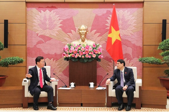 Chủ nhiệm Ủy ban Văn hóa và Xã hội Nguyễn Đắc Vinh tiếp Đoàn Ủy ban Môi trường và Lao động, Quốc hội Hàn Quốc