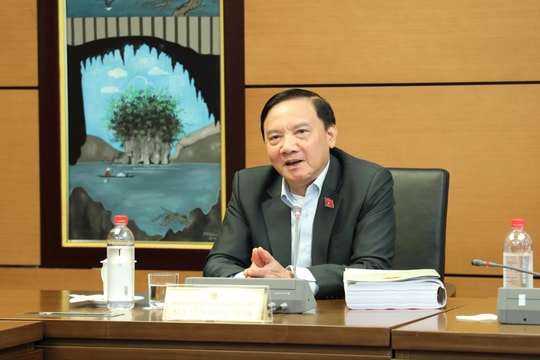 Sáng 4/11, Họp tổ 9 gồm Đoàn ĐBQH các tỉnh (Hưng Yên, Hải Phòng)