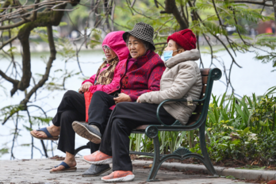 Người cao tuổi và trẻ nhỏ cần chú ý sức khoẻ khi thời tiết chuyển lạnh