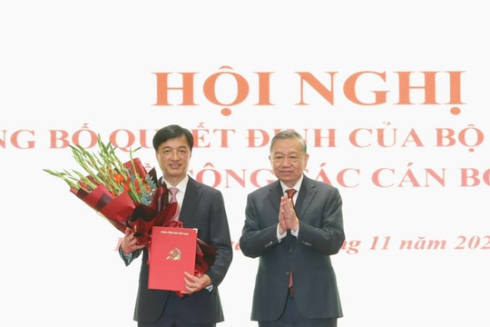 Tổng Bí thư Tô Lâm trao quyết định điều động, chỉ định Bí thư Thành ủy Hà Nội