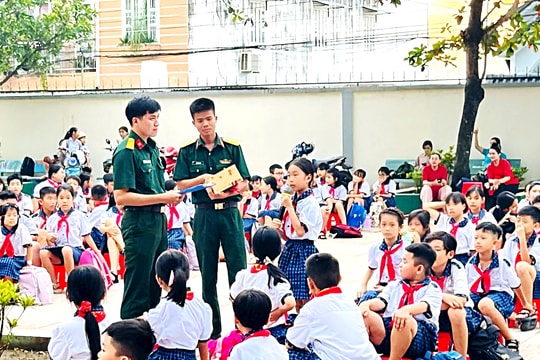 Trường Sĩ quan Lục quân 2 hưởng ứng ngày Pháp luật Việt Nam