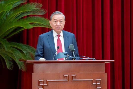 Nêu cao trách nhiệm trước Đảng, trước Nhân dân, phát huy trí tuệ tập thể, thẳng thắn, xây dựng, quyết đoán trong lựa chọn phương án tối ưu vì lợi ích quốc gia - dân tộc