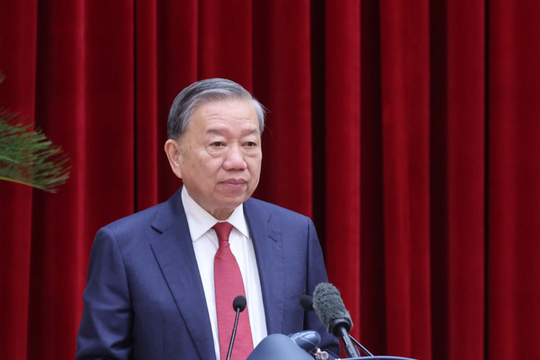 Party leader calls for consensus on development vision at 13th Party Central Committee’s 14th plenum