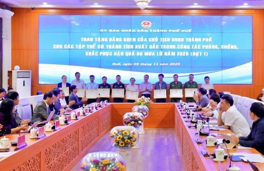 Viettel Huế là một trong 12 tập thể xuất sắc trong phòng, chống mưa lũ