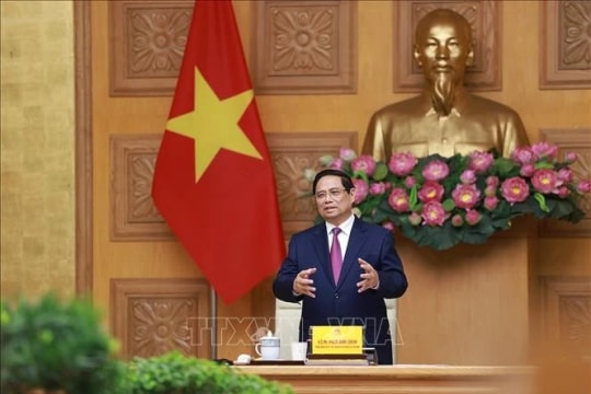 Vietnam commits all possible support for semiconductor investors: PM