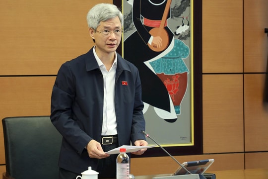 Sáng 6/11/2025, tổ 9 gồm đoàn ĐBQH các tỉnh (Hưng Yên - Hải Phòng)