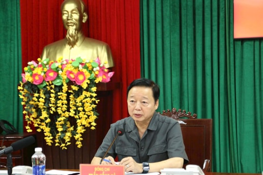 Phó Thủ tướng Trần Hồng Hà họp khẩn chỉ đạo khắc phục hậu quả bão số 13