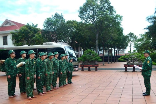 Bộ đội Biên phòng tỉnh Đắk Lắk điều động 50 cán bộ, chiến sĩ giúp người dân ứng phó bão số 13