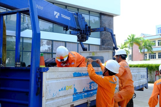 Điện lực miền Trung huy động hơn 1.300 nhân lực, đặt mục tiêu khôi phục cấp điện trong 3 ngày