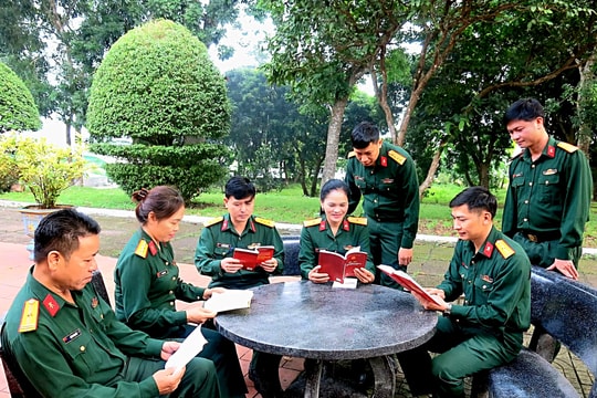 Lan tỏa tinh thần "Sống và làm việc theo Hiến pháp và pháp luật"