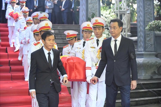 Quảng Trị truy điệu, an táng hài cốt 8 liệt sĩ hy sinh ở hang Tám Thanh niên xung phong đường 20 Quyết Thắng