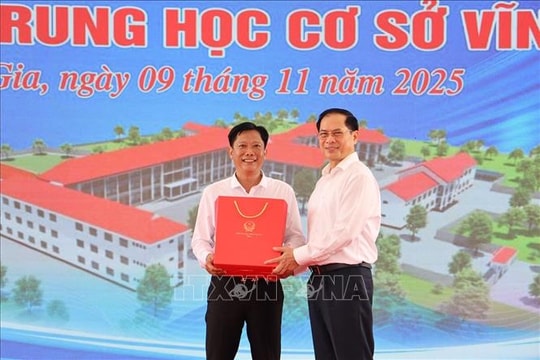 Phó Thủ tướng Bùi Thanh Sơn dự Lễ khởi công trường học tại các xã biên giới tỉnh An Giang