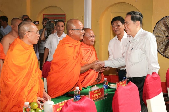 Chủ tịch Quốc hội Trần Thanh Mẫn dự Ngày hội Đại đoàn kết toàn dân tộc tại Cần Thơ