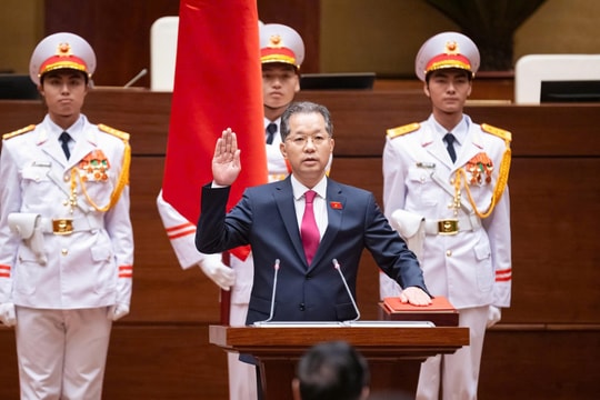 Chánh án Tòa án Nhân dân tối cao Nguyễn Văn Quảng tuyên thệ nhậm chức