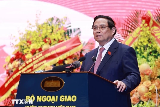 Prime Minister urges diplomatic sector to revamp approach to international relations