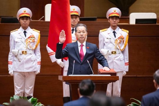 Chánh án Tòa án Nhân dân tối cao Nguyễn Văn Quảng tuyên thệ nhậm chức