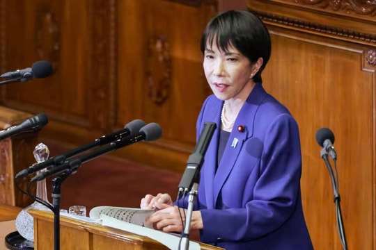 Hy sinh mục tiêu tài chính cho tăng trưởng - bước thay đổi của Nhật Bản